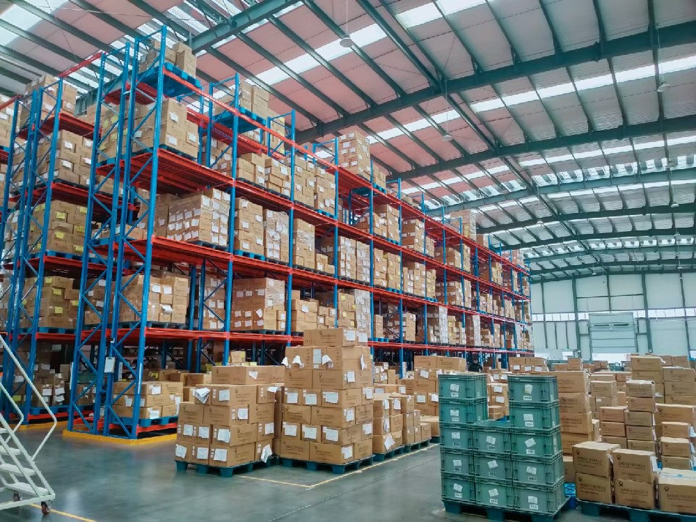 高位窄巷道貨架